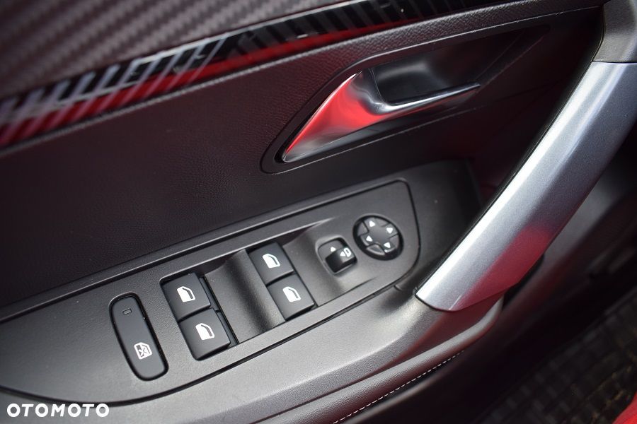 Peugeot 2008 PureTech 130 Stop&Start EAT6 Allure - 23