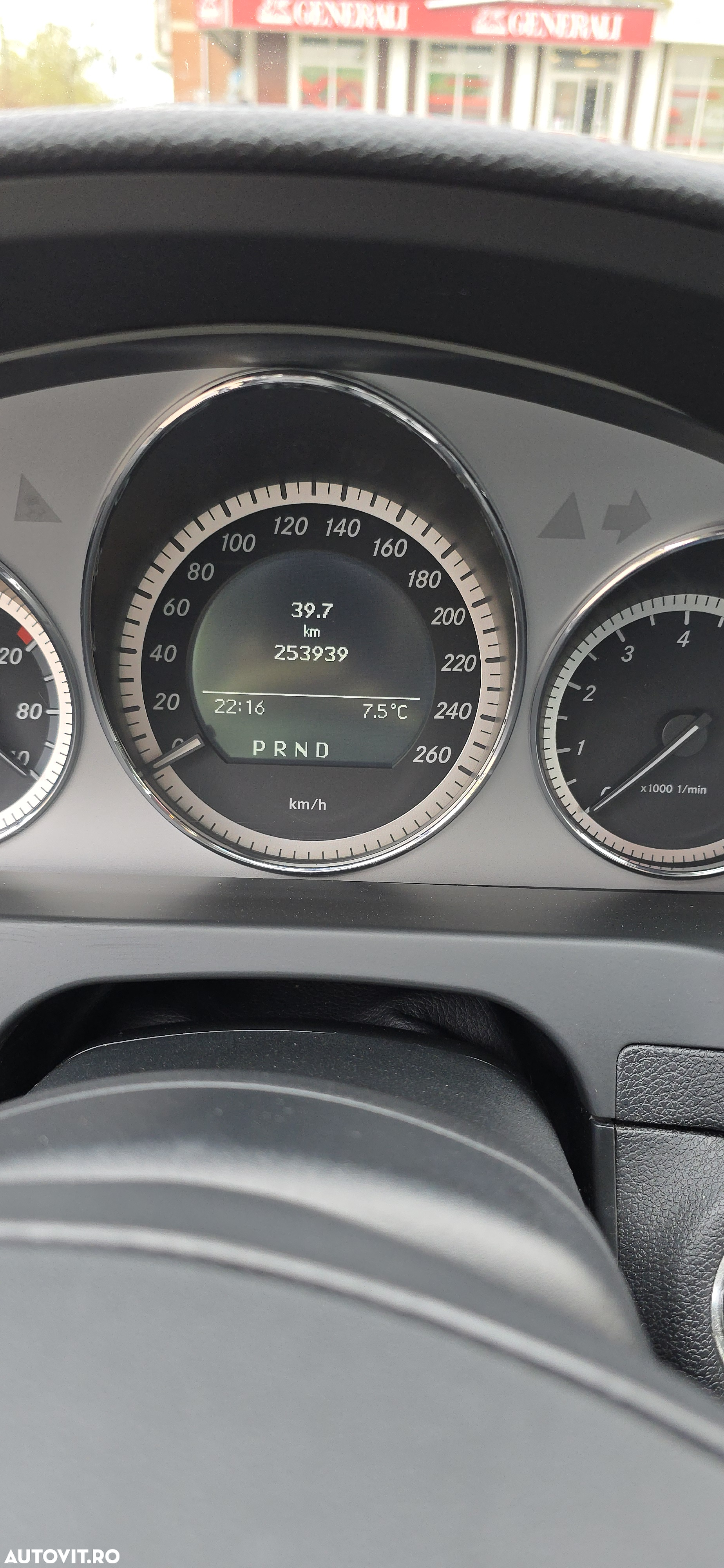 Mercedes-Benz C 180 CGI Automatik BlueEFFICIENCY Avantgarde - 8