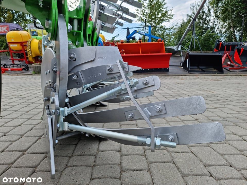 Pług Obracalny Obrotowy jednobelkowy zagonowy Bomet Leo (szerokość korpusu 25 - 30 - 35) - 6