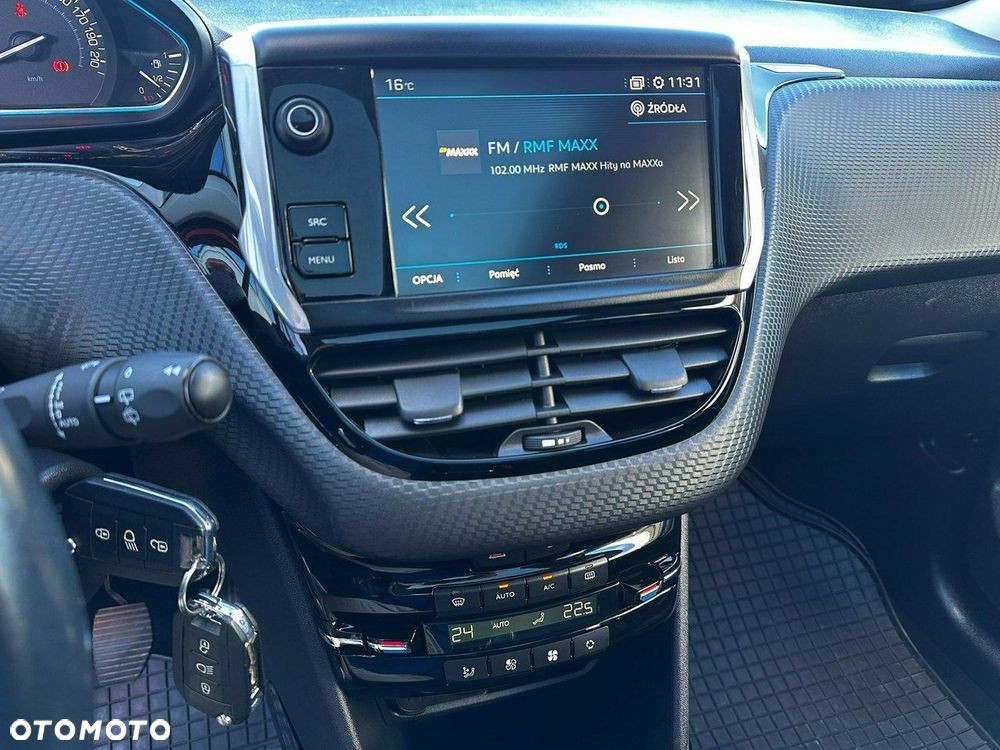 Peugeot 2008 1.2 Pure Tech Allure S&S - 26