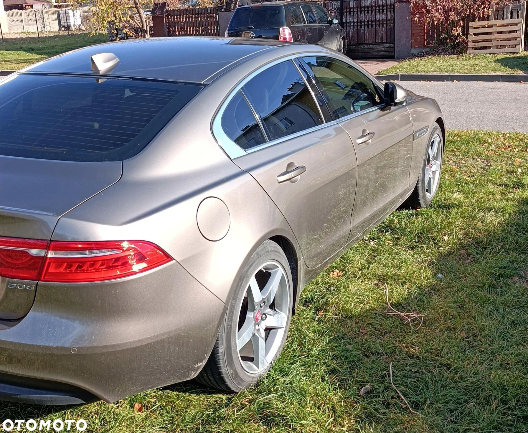 Jaguar XE - 5