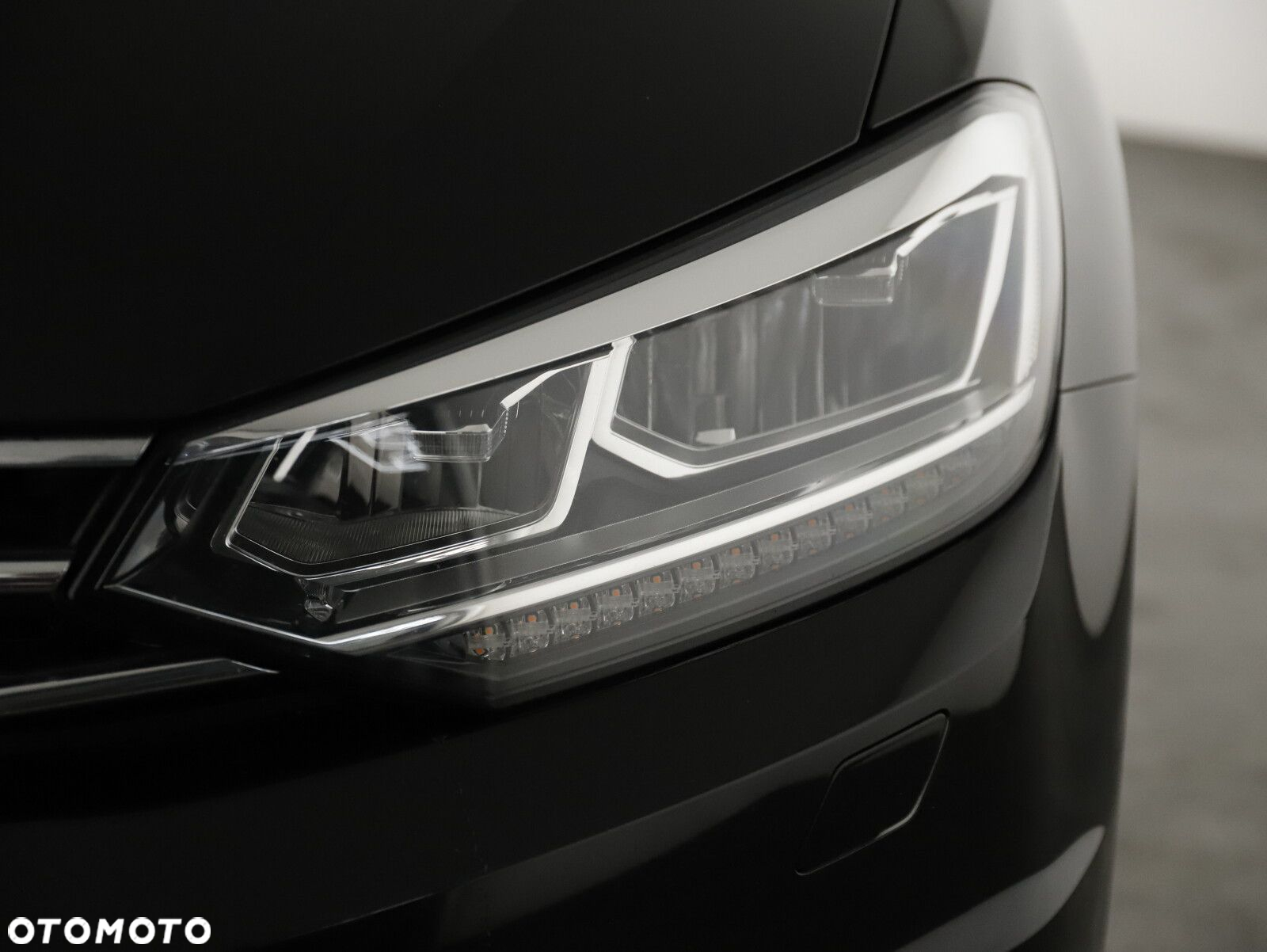 Volkswagen Touran - 25