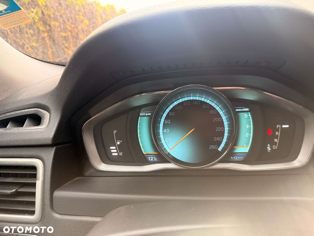 Volvo V70 D2 Summum - 14