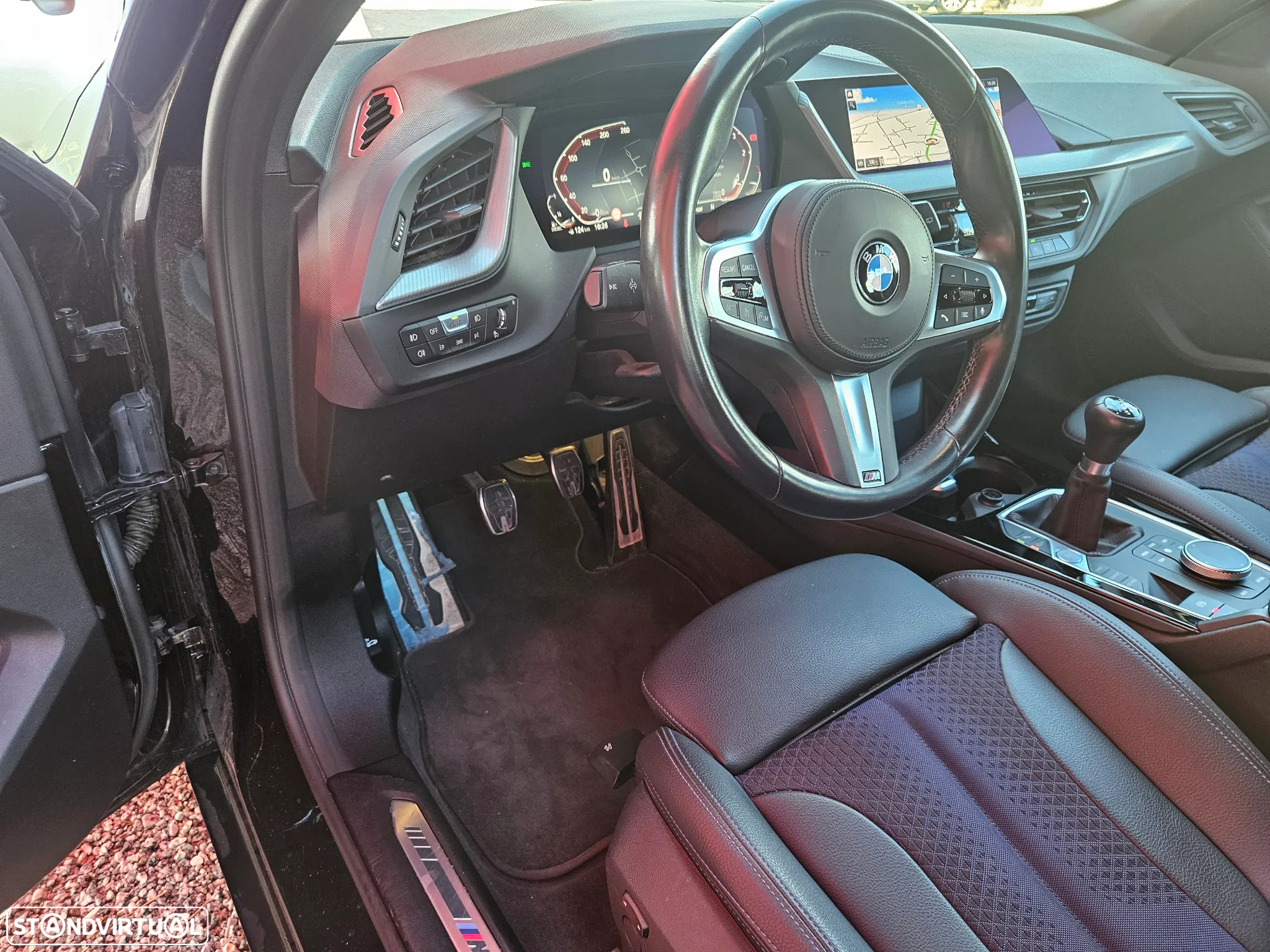 BMW 116 d Pack Desportivo M - 14