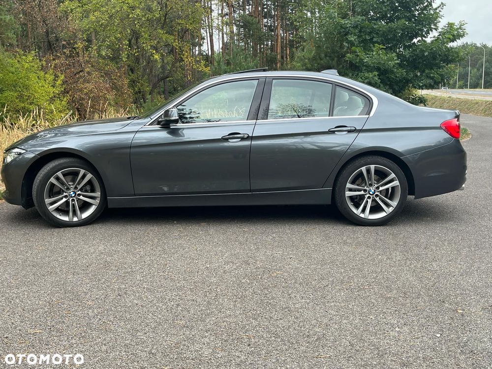 BMW Seria 3 ver-330i-edition-luxury-line-purity - 7