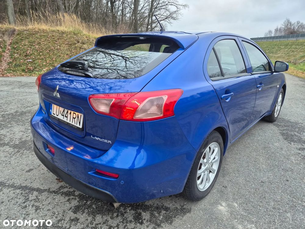 Mitsubishi Lancer 1.6 Invite - 3