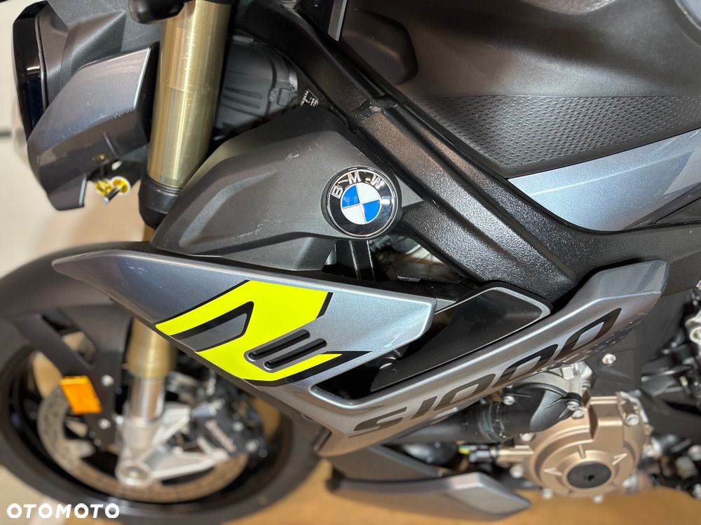 BMW S - 17
