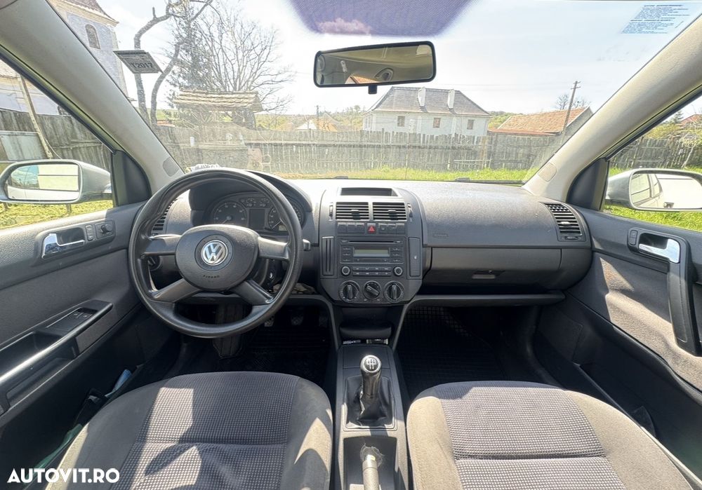 Volkswagen Polo Standard - 18