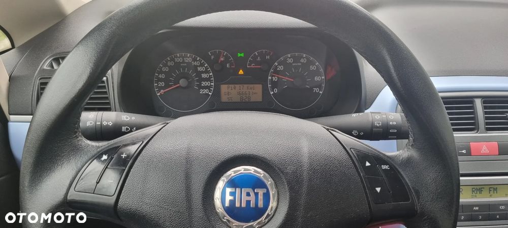 Fiat Grande Punto - 11