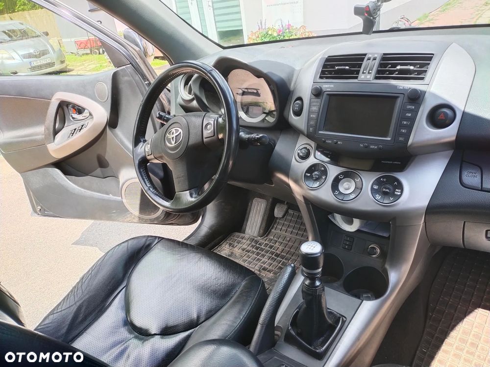 Toyota RAV4 2.2 D-4D 4x4 Executive - 8