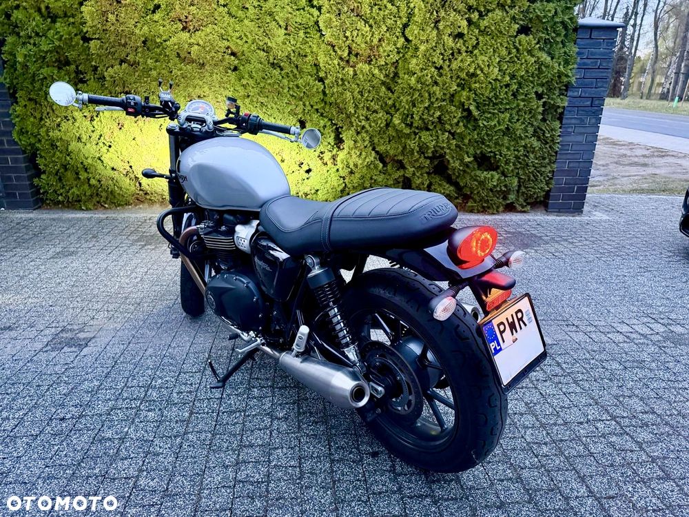 Triumph Street Twin - 3