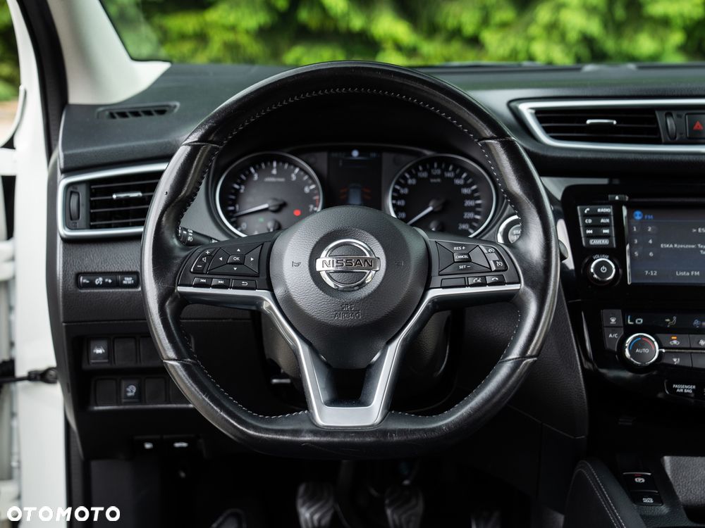 Nissan Qashqai 1.6 DIG-T N-Connecta - 32