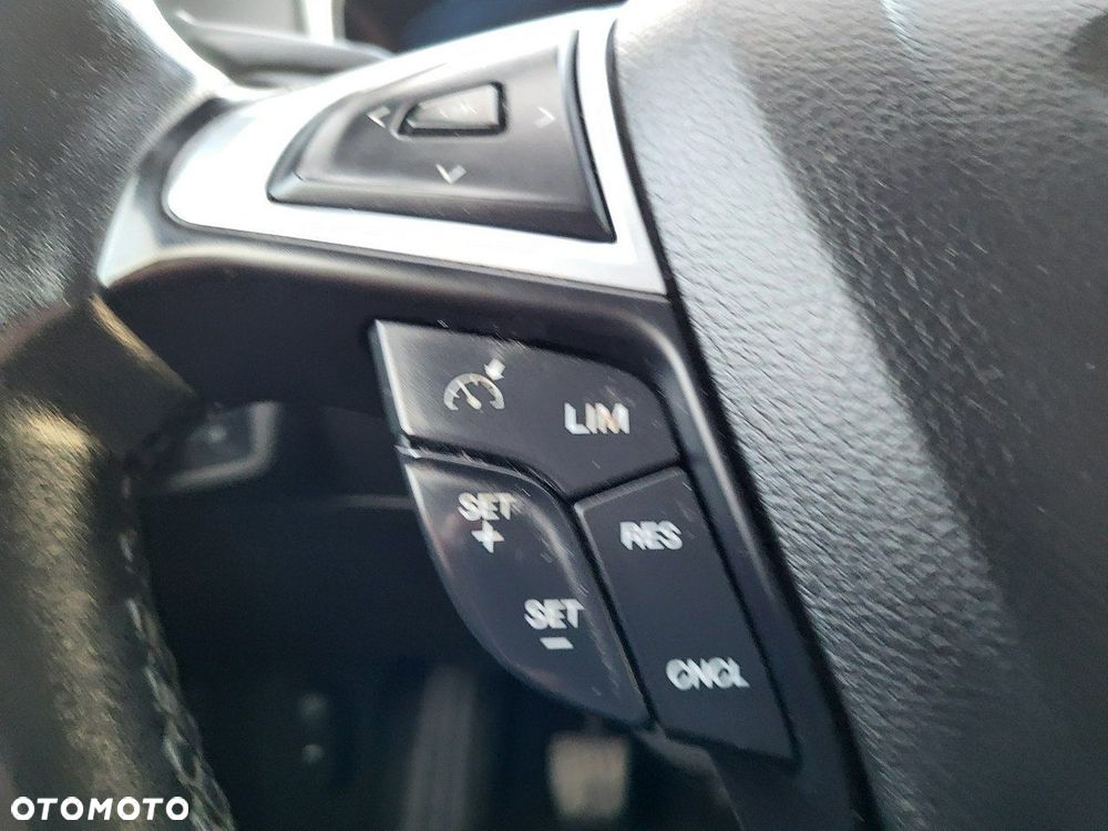 Ford Mondeo - 36