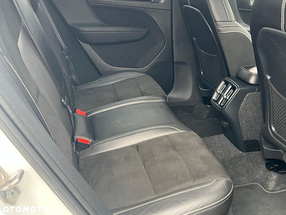 Volvo XC 40 T5 AWD R-Design - 21