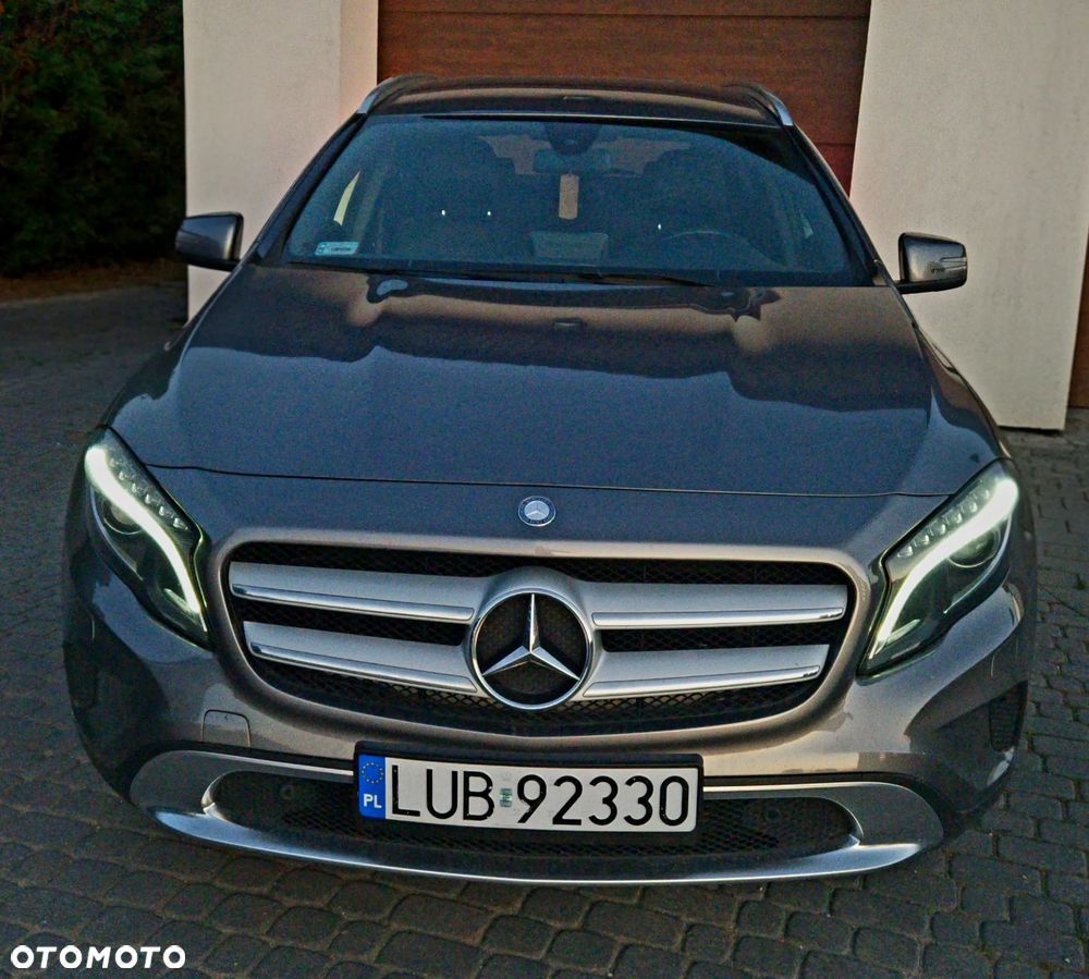 Mercedes-Benz GLA 180 Activity Edition - 8