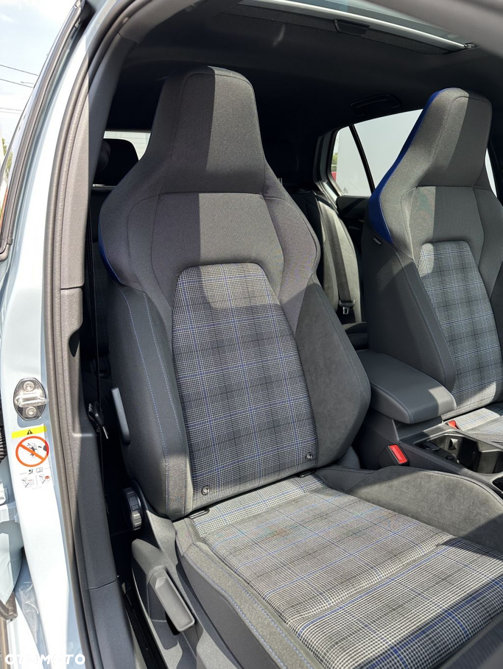 Volkswagen Golf - 25