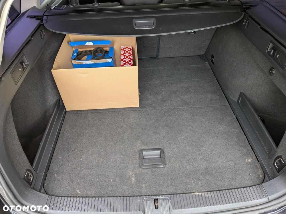 Volkswagen Passat 2.0 TDI (BlueMotion Technology) Comfortline - 25