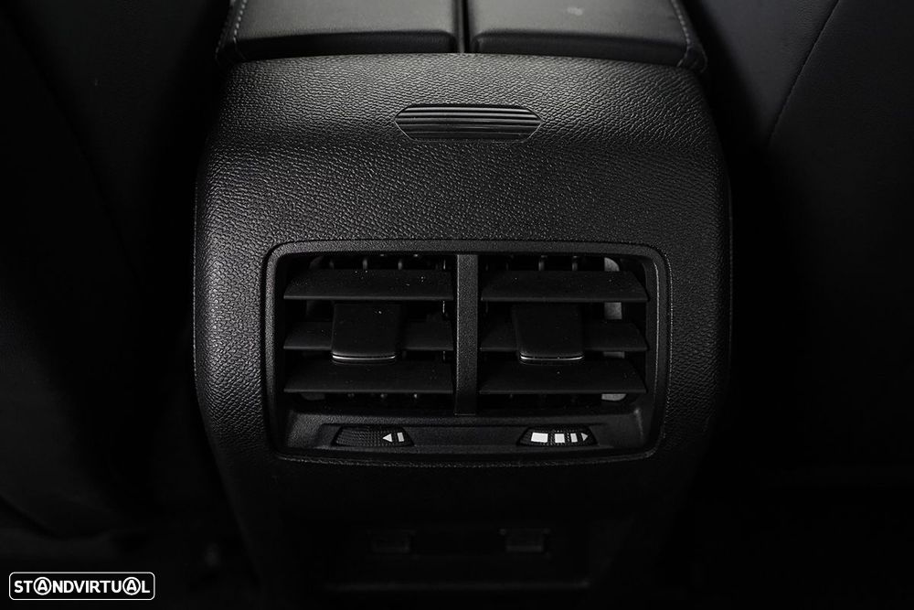 Peugeot 408 1.2 PureTech Allure EAT8 - 19