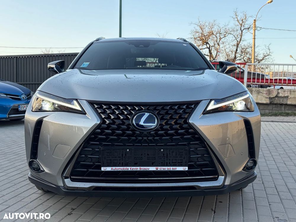 Lexus UX - 36