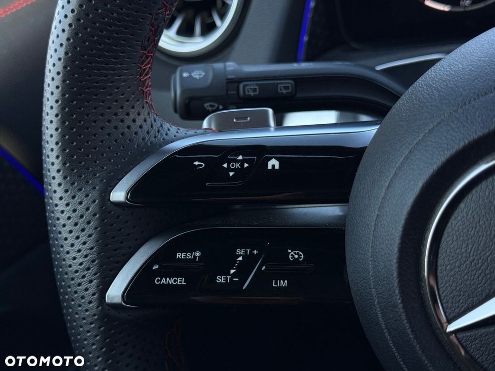 Mercedes-Benz GLB 200 d AMG Line 8G-DCT - 19