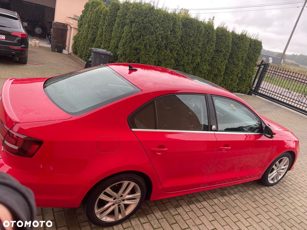 Volkswagen Jetta - 3