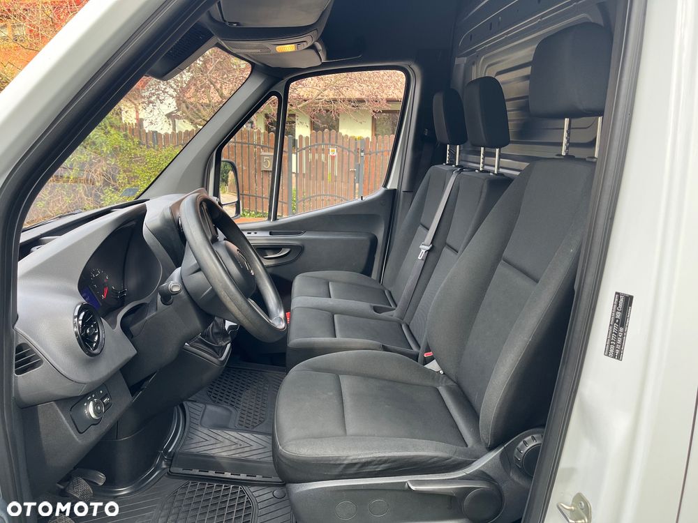 Mercedes-Benz SPRINTER - 13