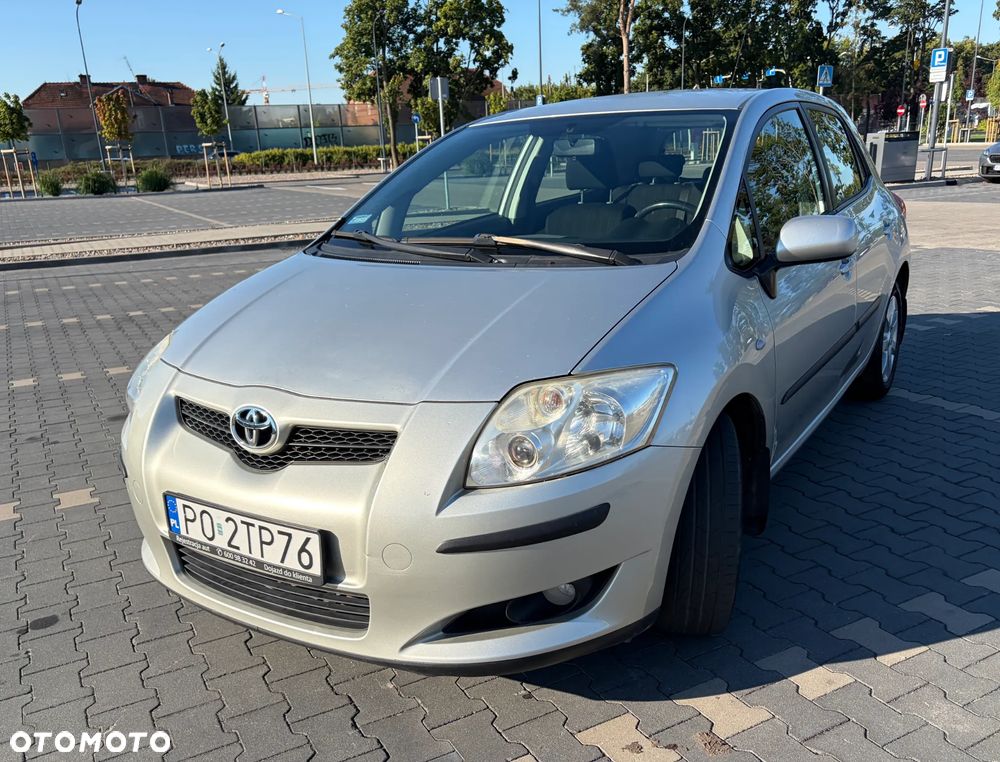 Toyota Auris 1.6 VVT-i Executive - 3
