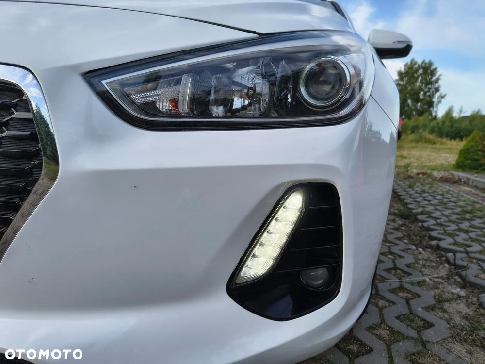 Hyundai i30 blue Kombi 1.6 CRDi Premium - 27