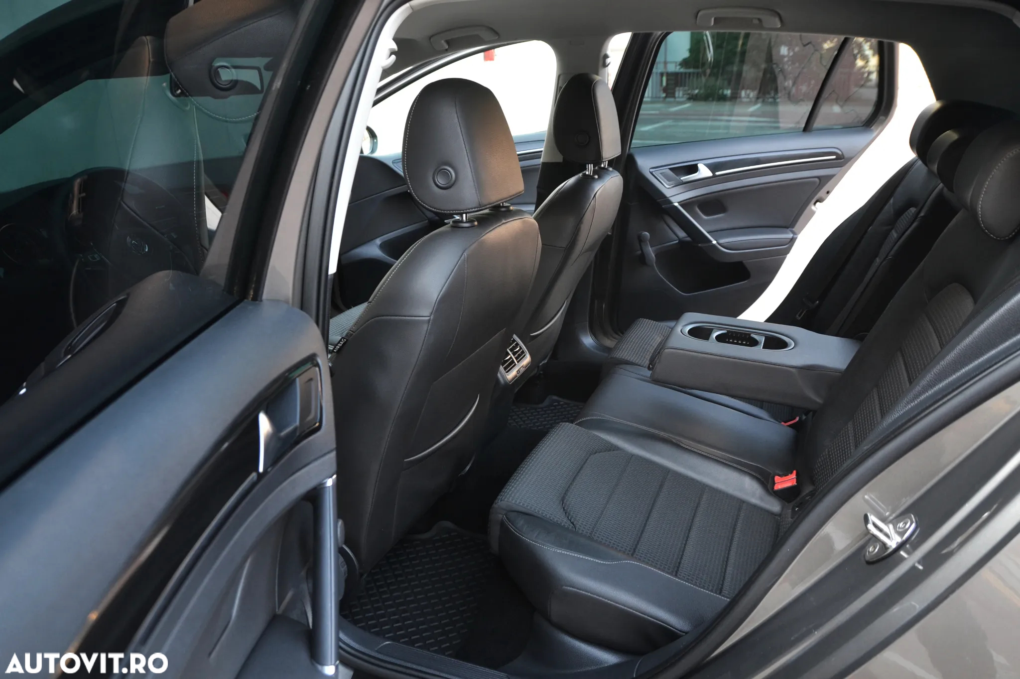 Volkswagen Golf 1.4 TSI BlueMotion Technology DSG Comfortline - 14