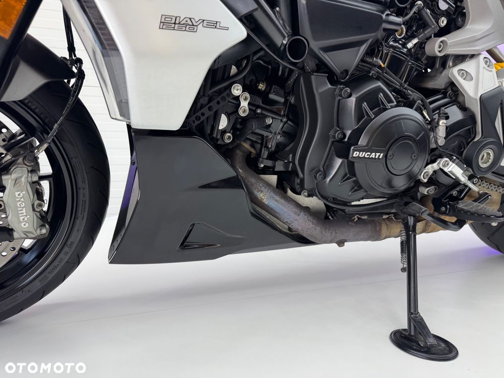 Ducati Diavel - 36