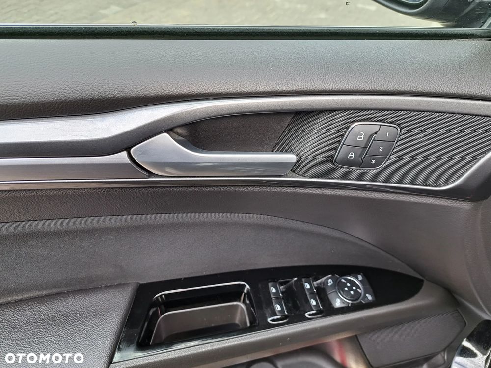 Ford Mondeo 2.0 EcoBlue Titanium - 11