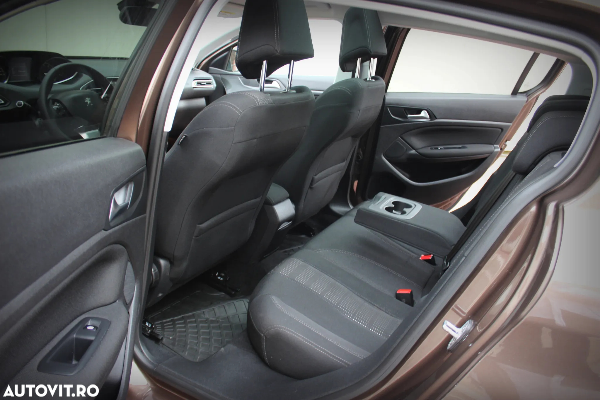 Peugeot 308 1.2 L PureTech Turbo Access - 18