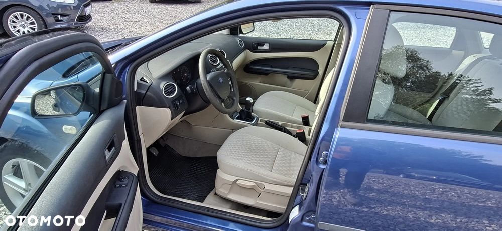 Ford Focus 1.8 TDCi Ambiente - 11