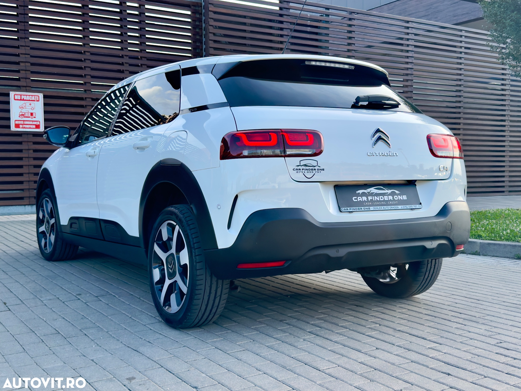 Citroën C4 Cactus BlueHDi 120 Stop&Start EAT6 Shine - 4