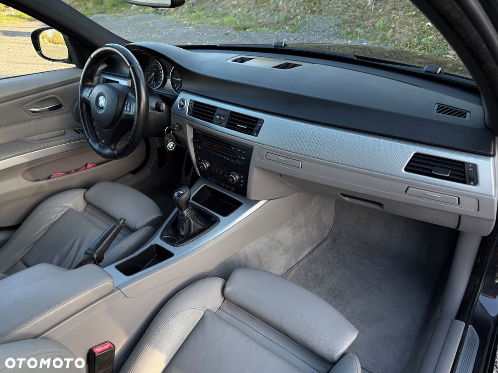 BMW Seria 3 320d xDrive - 17