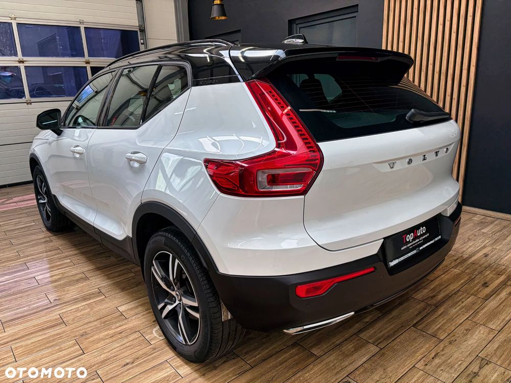 Volvo XC 40 D4 SCR AWD R-Design - 10
