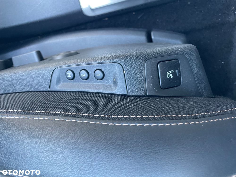 Peugeot 3008 225 e-EAT8 GT Pack - 19