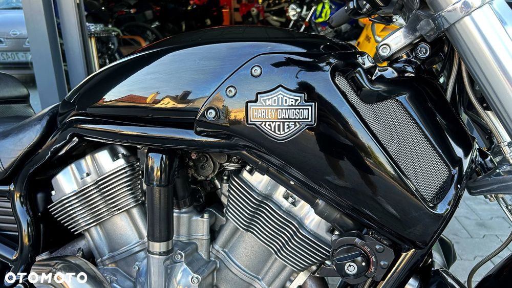 Harley-Davidson V-Rod Muscle - 22