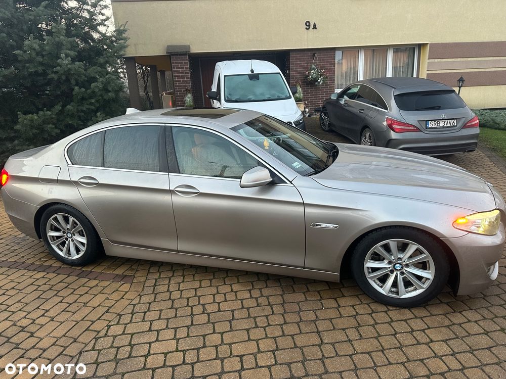 BMW Seria 5 528i Sport-Aut - 4