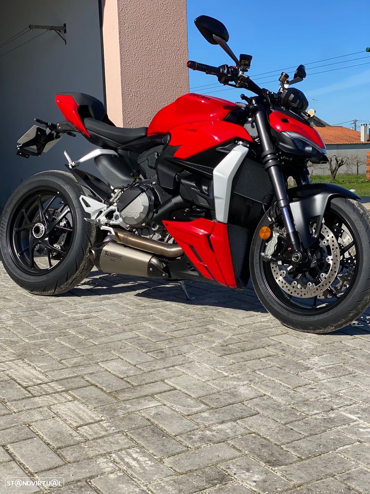 Ducati Streetfighter V2 - 1