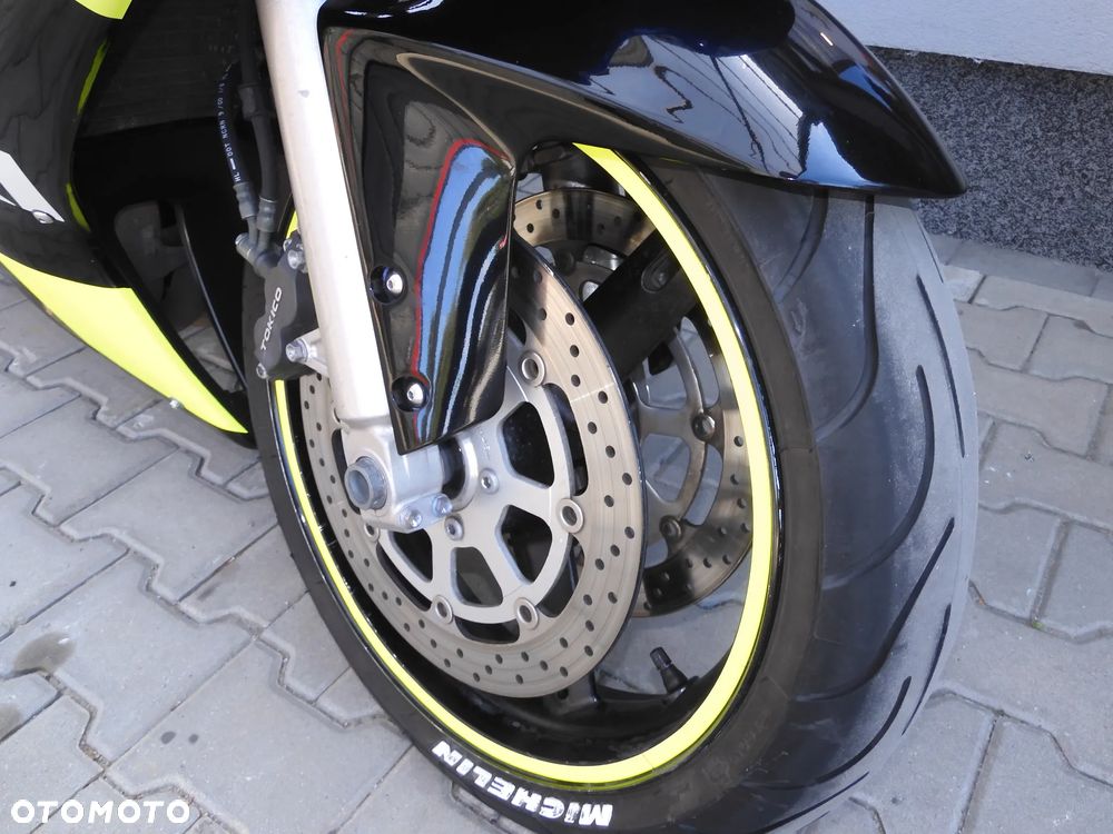 Suzuki GSX-R - 6