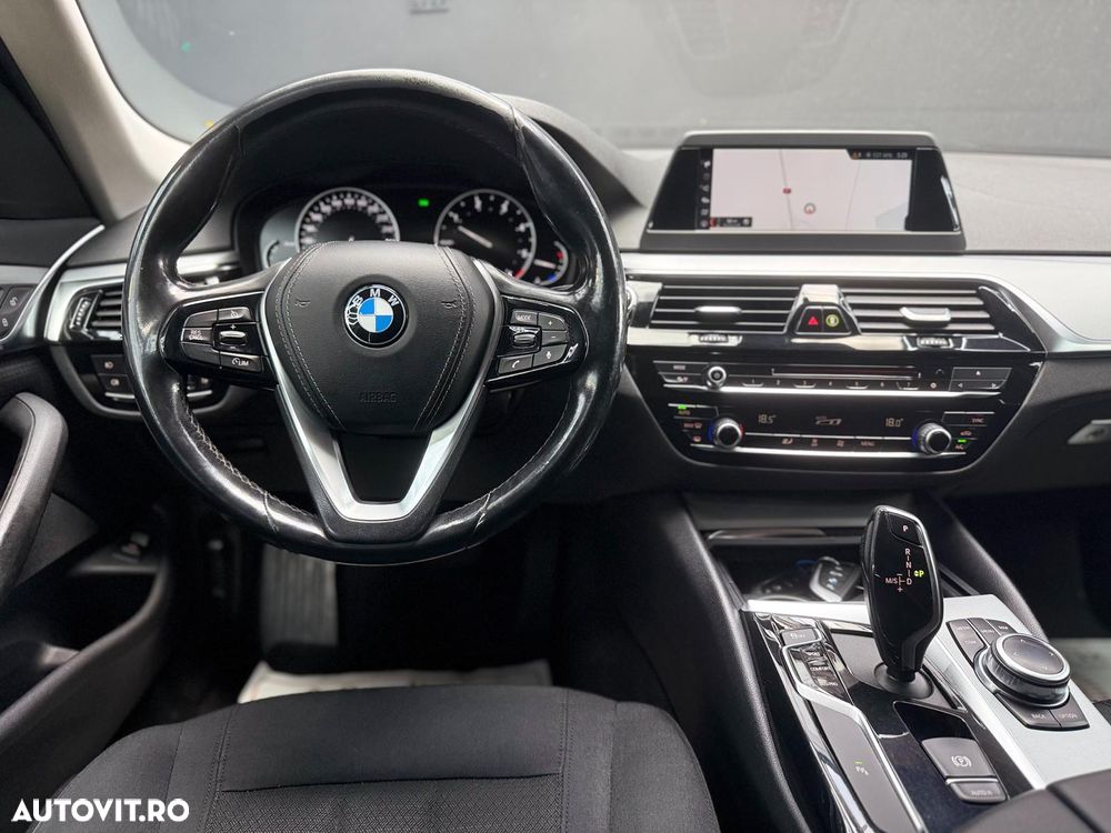BMW Seria 5 520d xDrive Aut. - 24