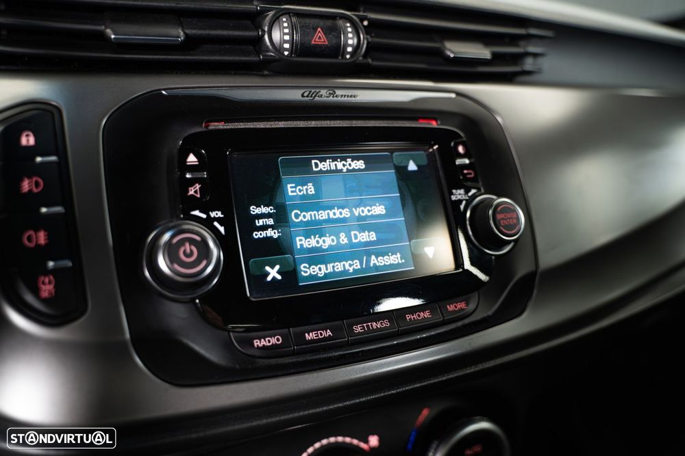 Alfa Romeo Giulietta 1.6 JTDm Exclusive - 28