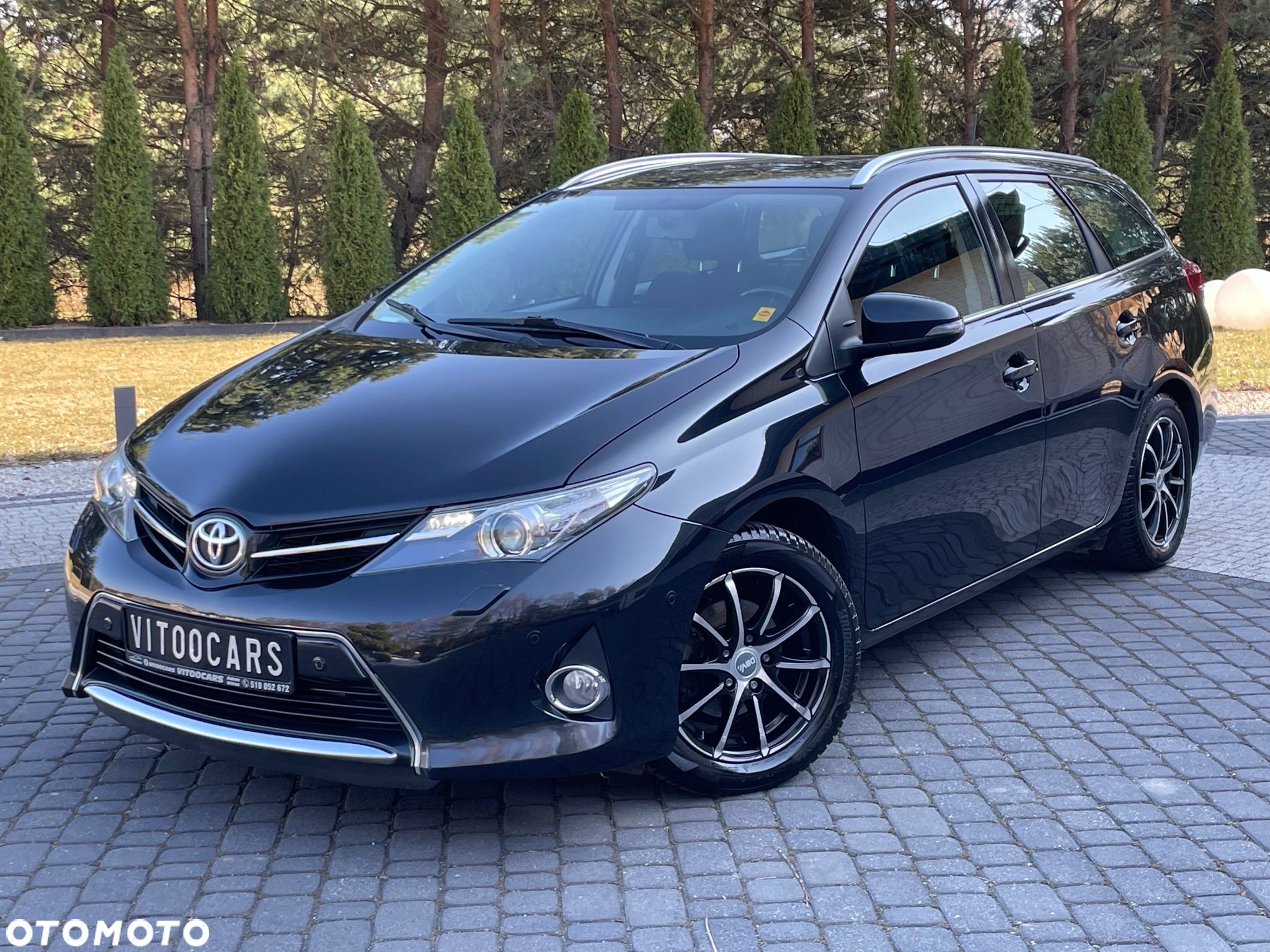 Toyota Auris 1.6 Premium - 1