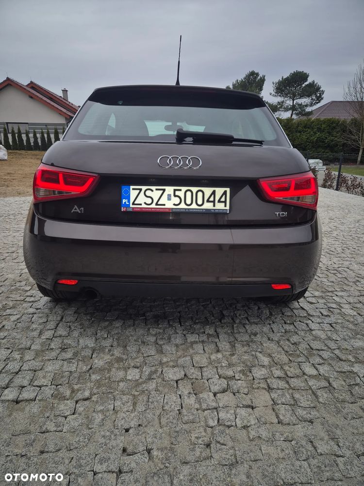 Audi A1 3-drzwiowe 1.6 TDI admired - 11