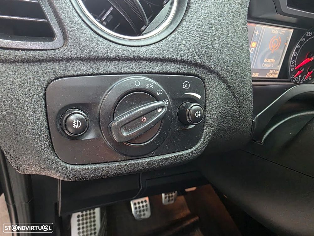 Ford S-Max 2.2 TDCi Titanium 7L - 32