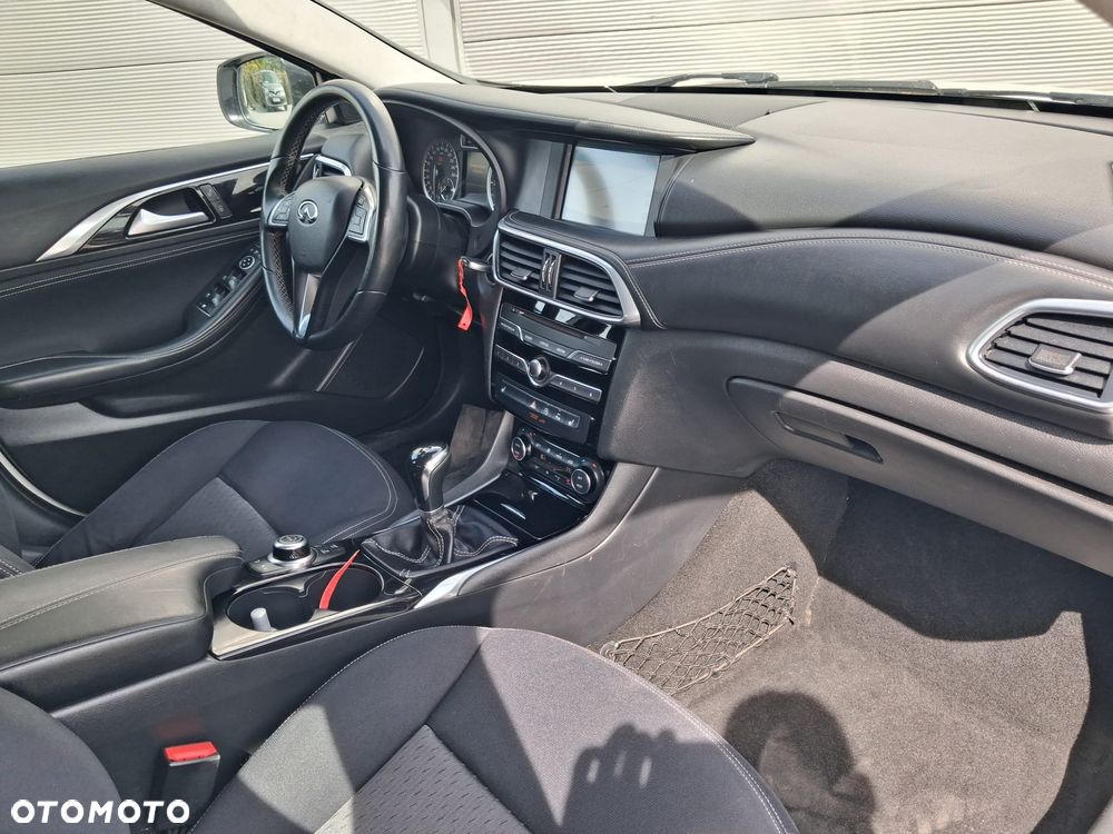 Infiniti Q30 1.5d Premium - 10