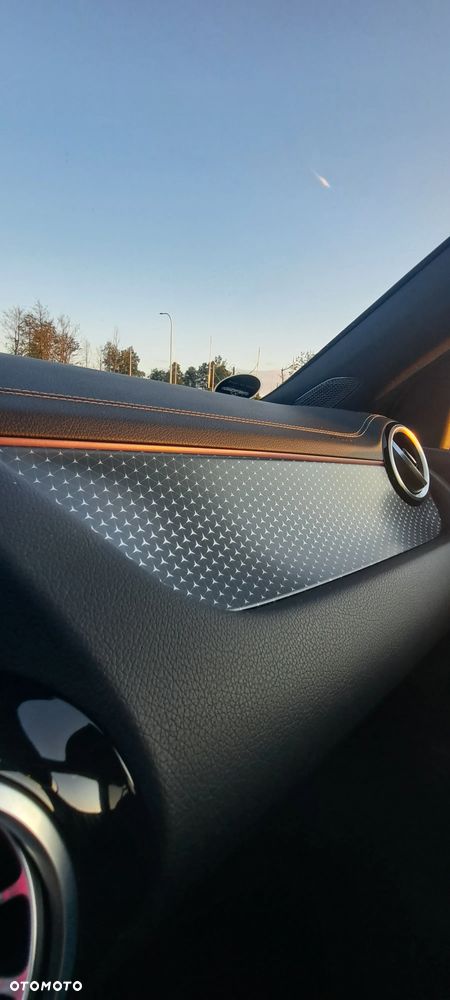 Mercedes-Benz GLA 220 d 4-Matic 8G-DCT - 12