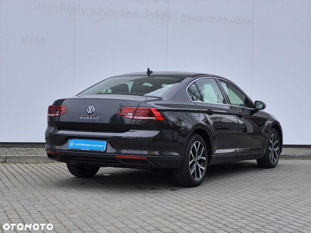Volkswagen Passat - 2