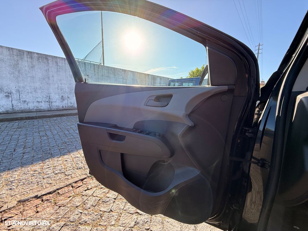 Chevrolet Aveo 1.2 LT Bi-Fuel - 7
